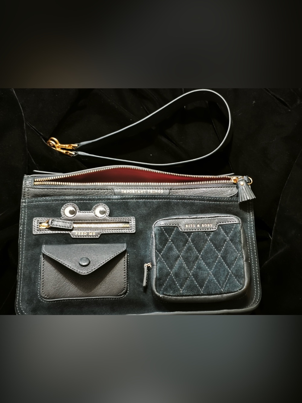 ANYA HINDMARCH

Frog Eyes Medium Suede Shoulder Bag